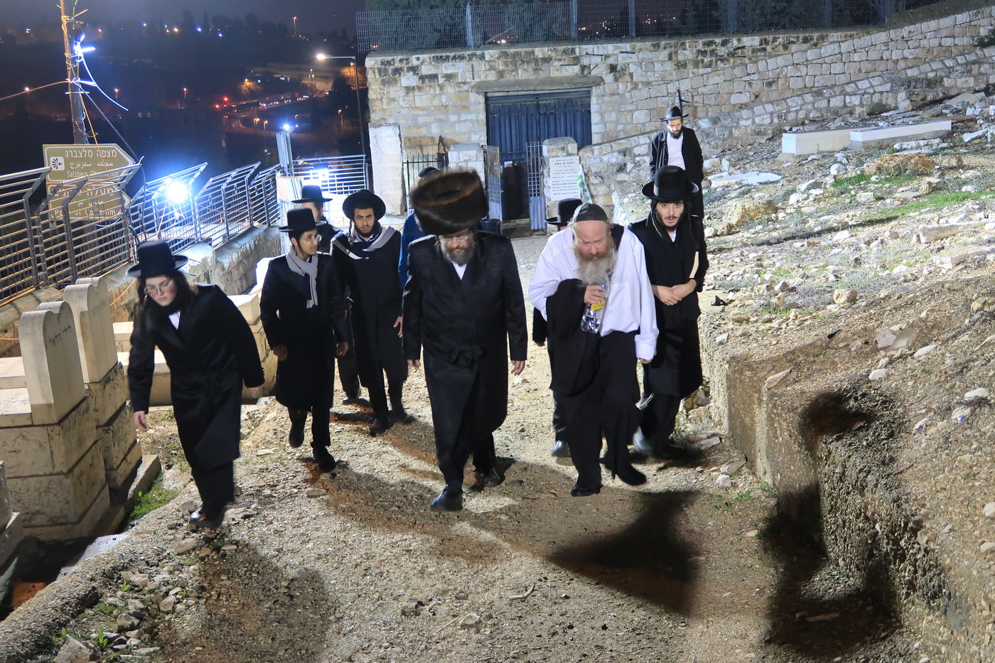 המונים בהילולת הרה"ק רבי אברהם גרשון מקיטוב זיע"א