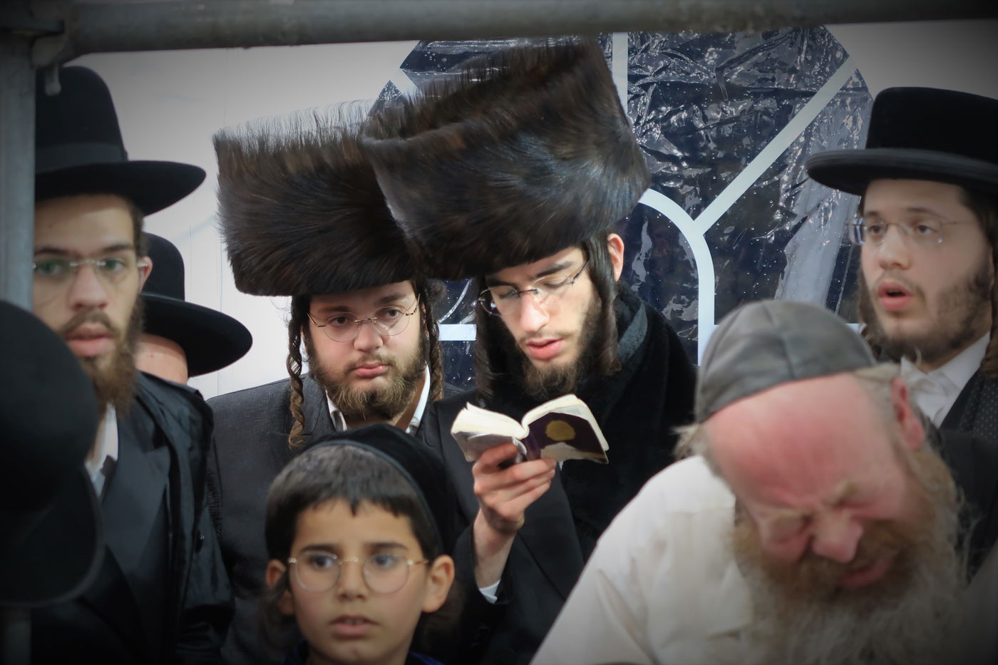 המונים בהילולת הרה"ק רבי אברהם גרשון מקיטוב זיע"א