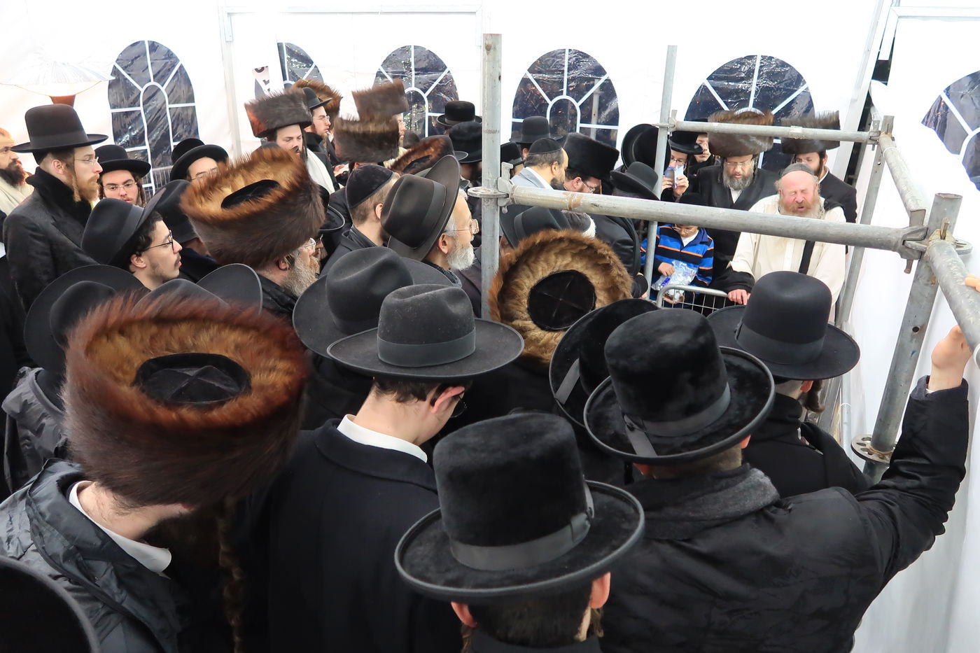 המונים בהילולת הרה"ק רבי אברהם גרשון מקיטוב זיע"א