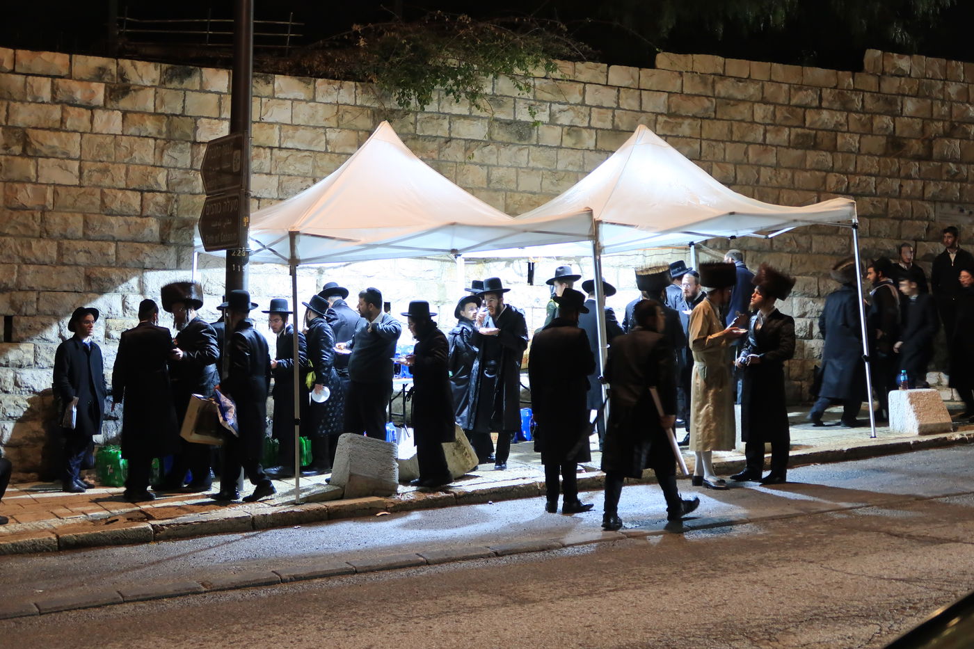 המונים בהילולת הרה"ק רבי אברהם גרשון מקיטוב זיע"א