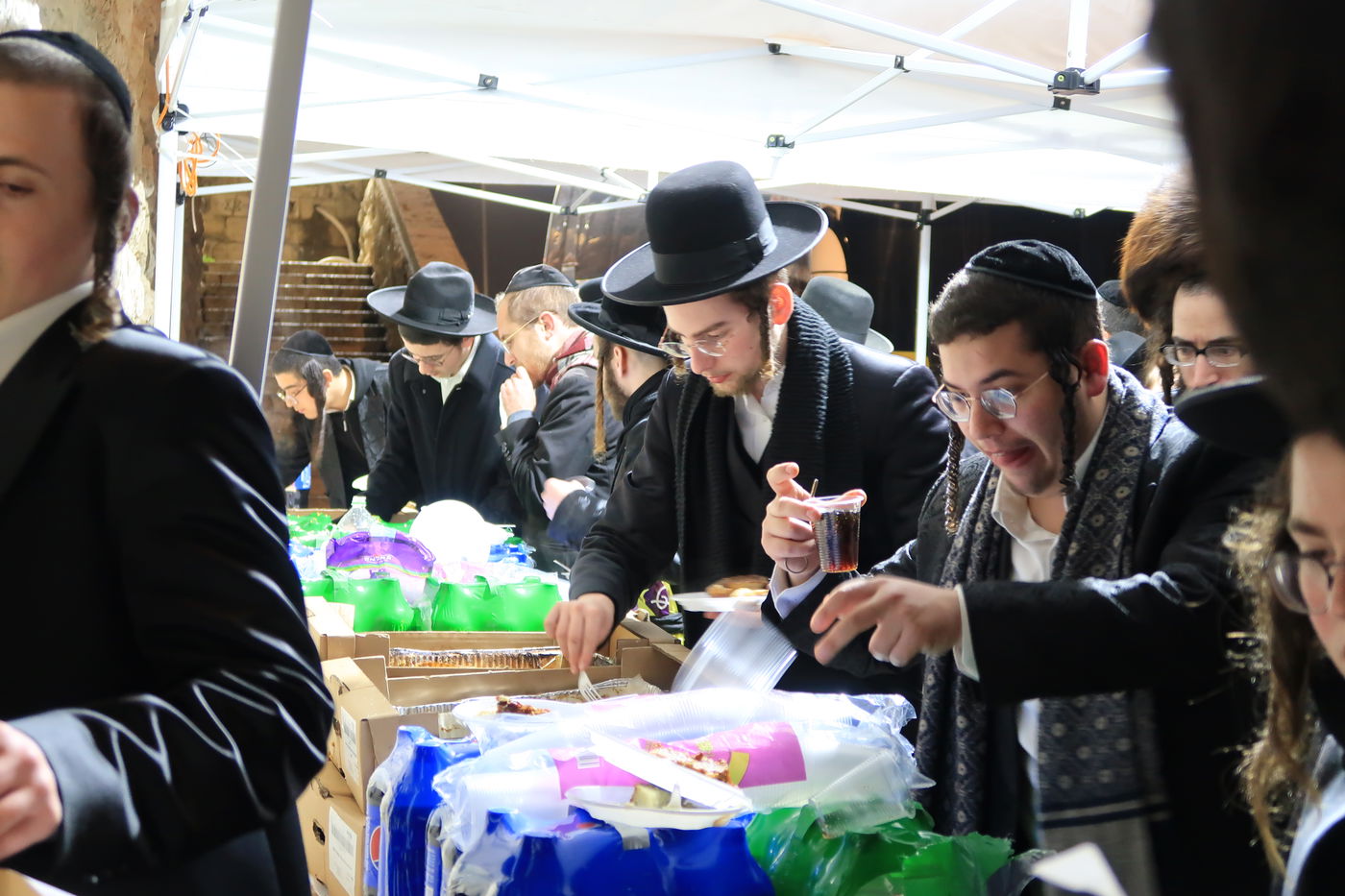 המונים בהילולת הרה"ק רבי אברהם גרשון מקיטוב זיע"א