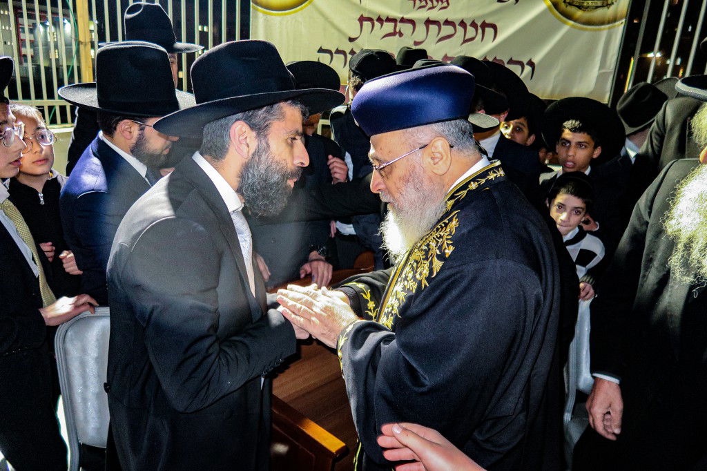 הראשון לציון השתתף: הכנסת ספר תורה לישיבת 'עטרת ראובן'