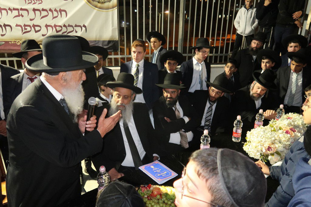 הראשון לציון השתתף: הכנסת ספר תורה לישיבת 'עטרת ראובן'