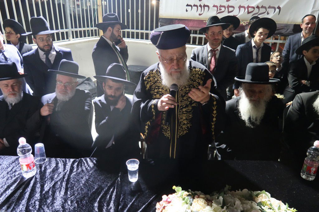 הראשון לציון השתתף: הכנסת ספר תורה לישיבת 'עטרת ראובן'