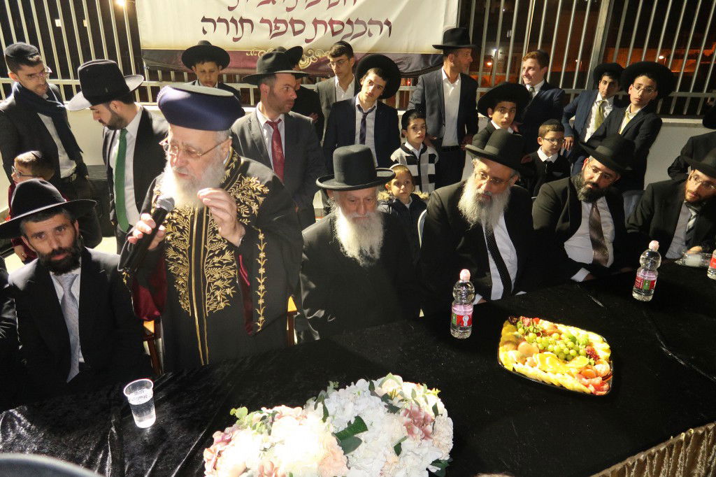 הראשון לציון השתתף: הכנסת ספר תורה לישיבת 'עטרת ראובן'