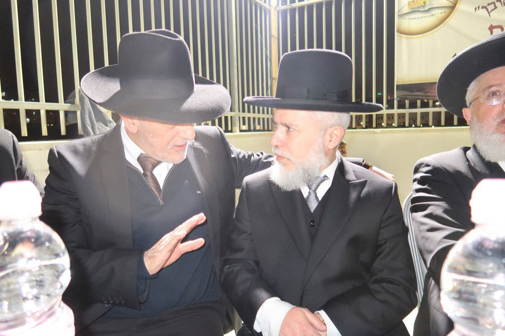 הראשון לציון השתתף: הכנסת ספר תורה לישיבת 'עטרת ראובן'