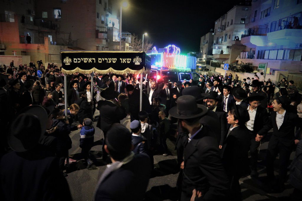 הראשון לציון השתתף: הכנסת ספר תורה לישיבת 'עטרת ראובן'