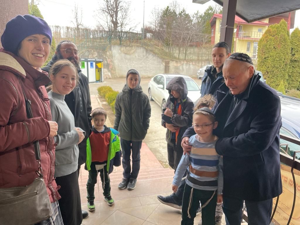 מארחים משפחת פליטים