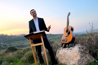 ארי גולדוואג משיק אלבום חדש: געשמאק להיות יהודי