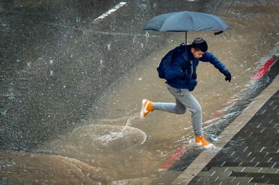 תחזית: היום גשם מקומי, בשבת התחממות
