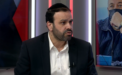 "גדעון סער לא עושה כלום מלבד להכות בחרדים"