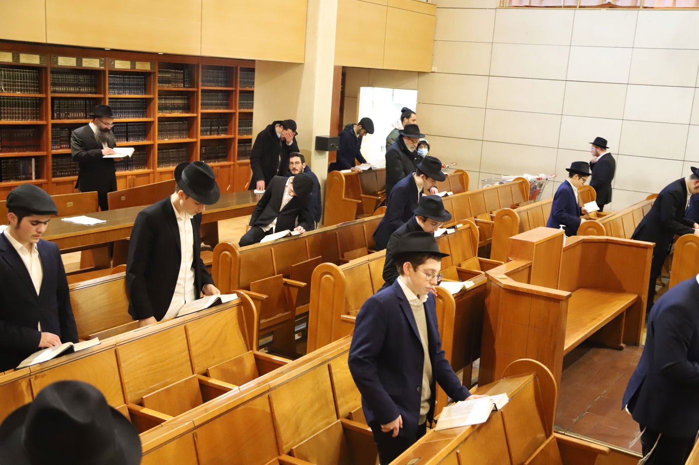 תלמידי ישיבת דנייפר התקבלו בשירה וריקודים