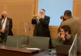 תהילים ושופר בוועדה; המחאה של מאיר פרוש נגד גלעד קריב