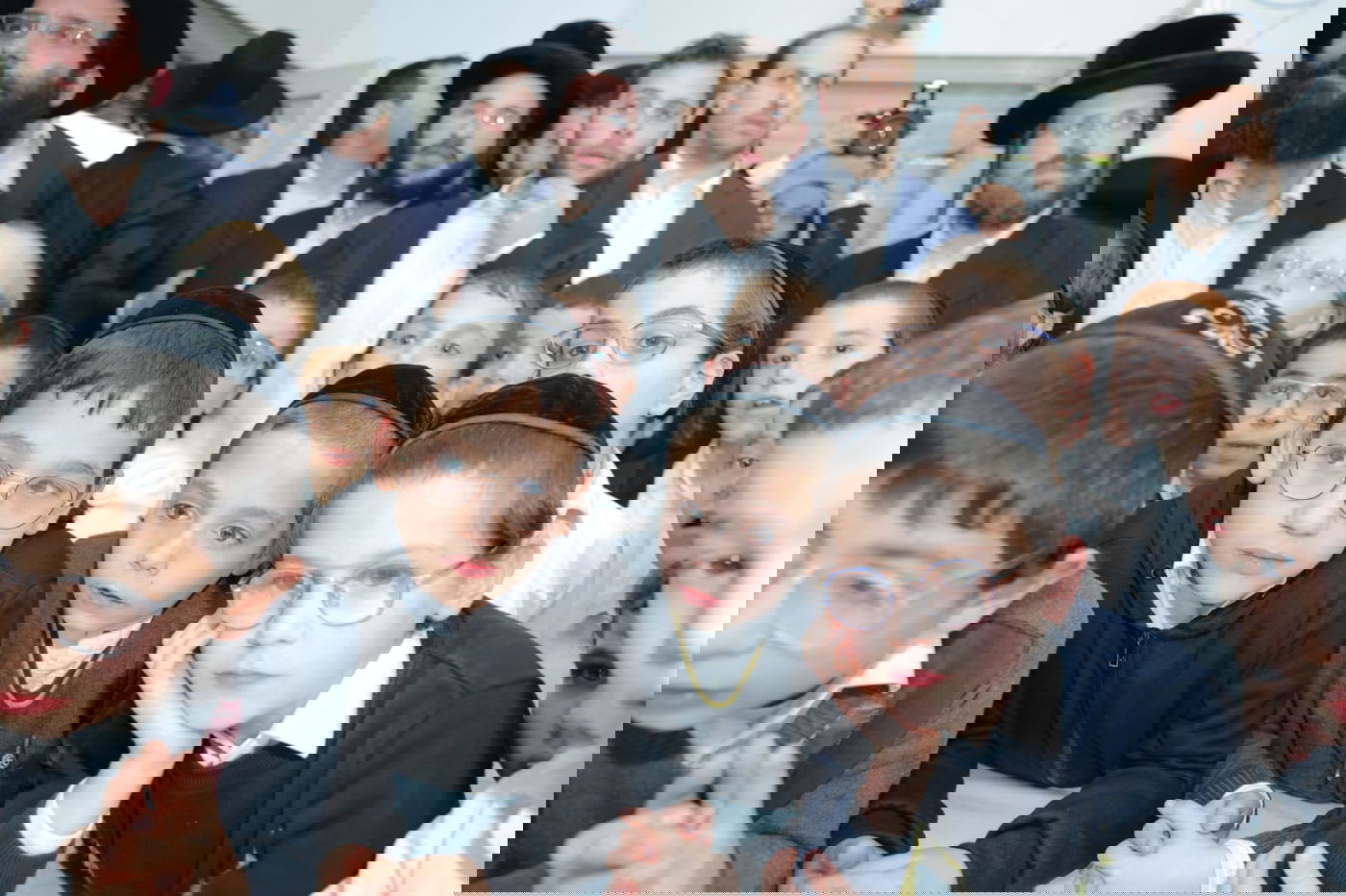 ילדי כיתה ג' נבחנו על הגמרא אצל הגר"ג אדלשטיין; צפו