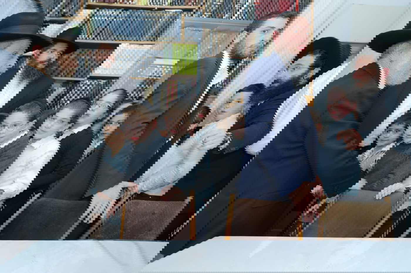 ילדי כיתה ג' נבחנו על הגמרא אצל הגר"ג אדלשטיין; צפו