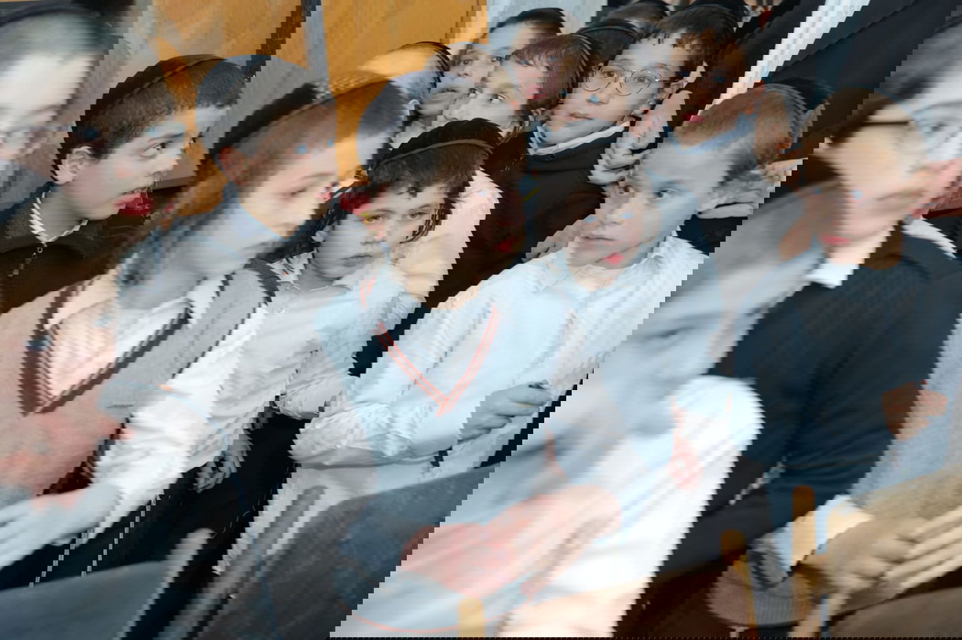 ילדי כיתה ג' נבחנו על הגמרא אצל הגר"ג אדלשטיין; צפו