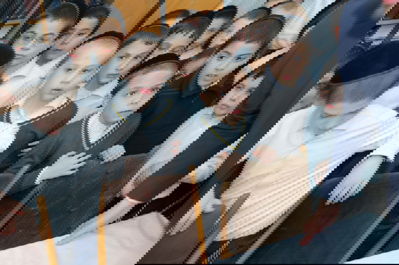 ילדי כיתה ג' נבחנו על הגמרא אצל הגר"ג אדלשטיין; צפו