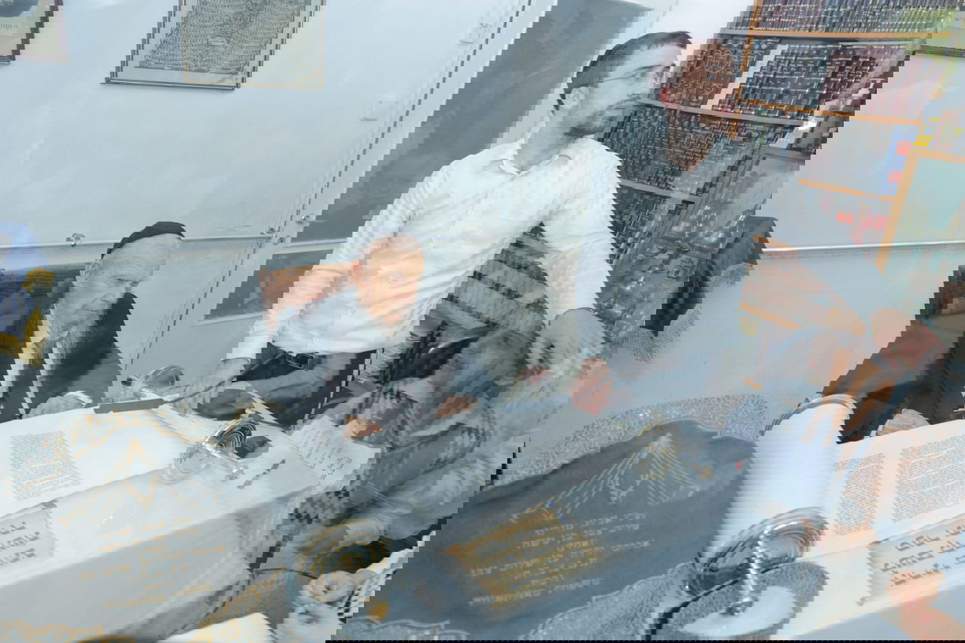 ילדי כיתה ג' נבחנו על הגמרא אצל הגר"ג אדלשטיין; צפו