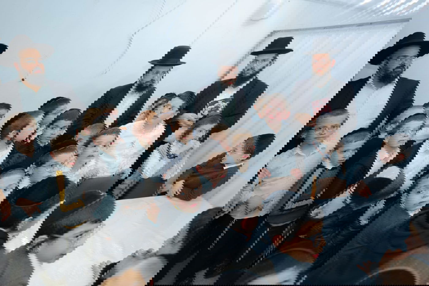 ילדי כיתה ג' נבחנו על הגמרא אצל הגר"ג אדלשטיין; צפו