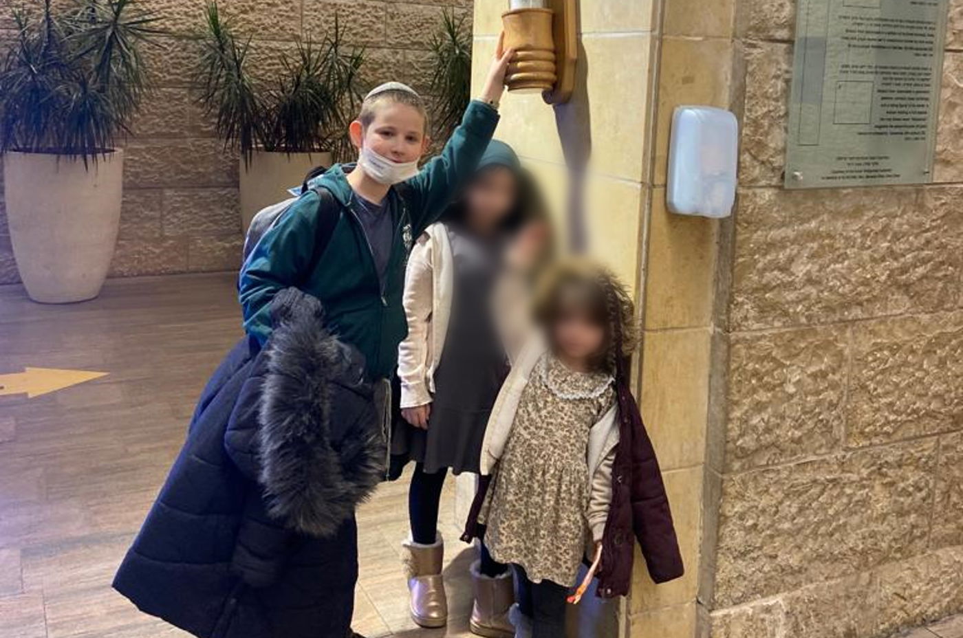 שניאור ניימרק בן ה-12