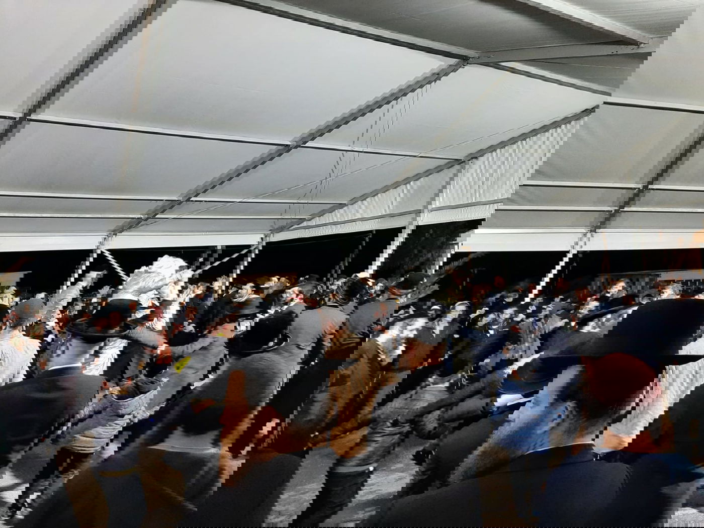 אחרי העימותים: ריקודים סמוך לציון במירון