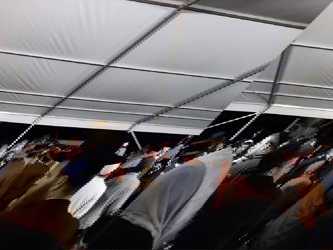 אחרי העימותים: ריקודים סמוך לציון במירון