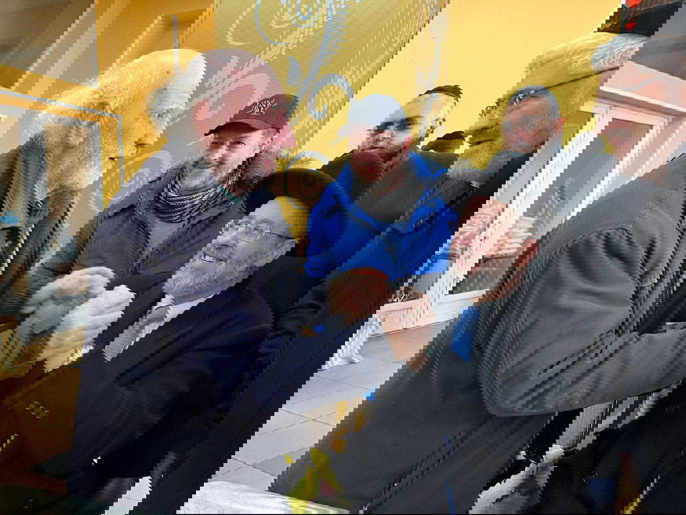 הרב הראשי הגיע לבקר את הפליטים מאוקראינה