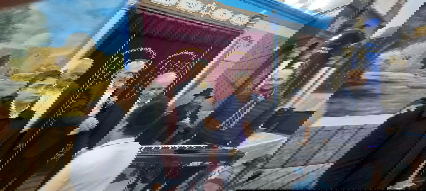 הסתיימה עונת שירת הבקשות; הפייטן יחיאל נהרי חילק פרסים