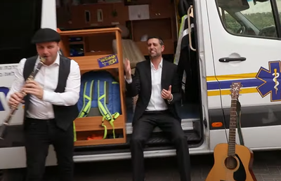 ארי גולדוואג בקליפ חדש: גישמאק להיות יהודי