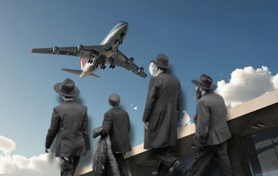 יכול לטוס ולסייע לפליטים?