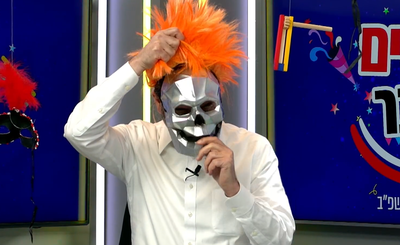 אותו - לא זיהיתם!! זה האיש מאחורי 'הרובוט'