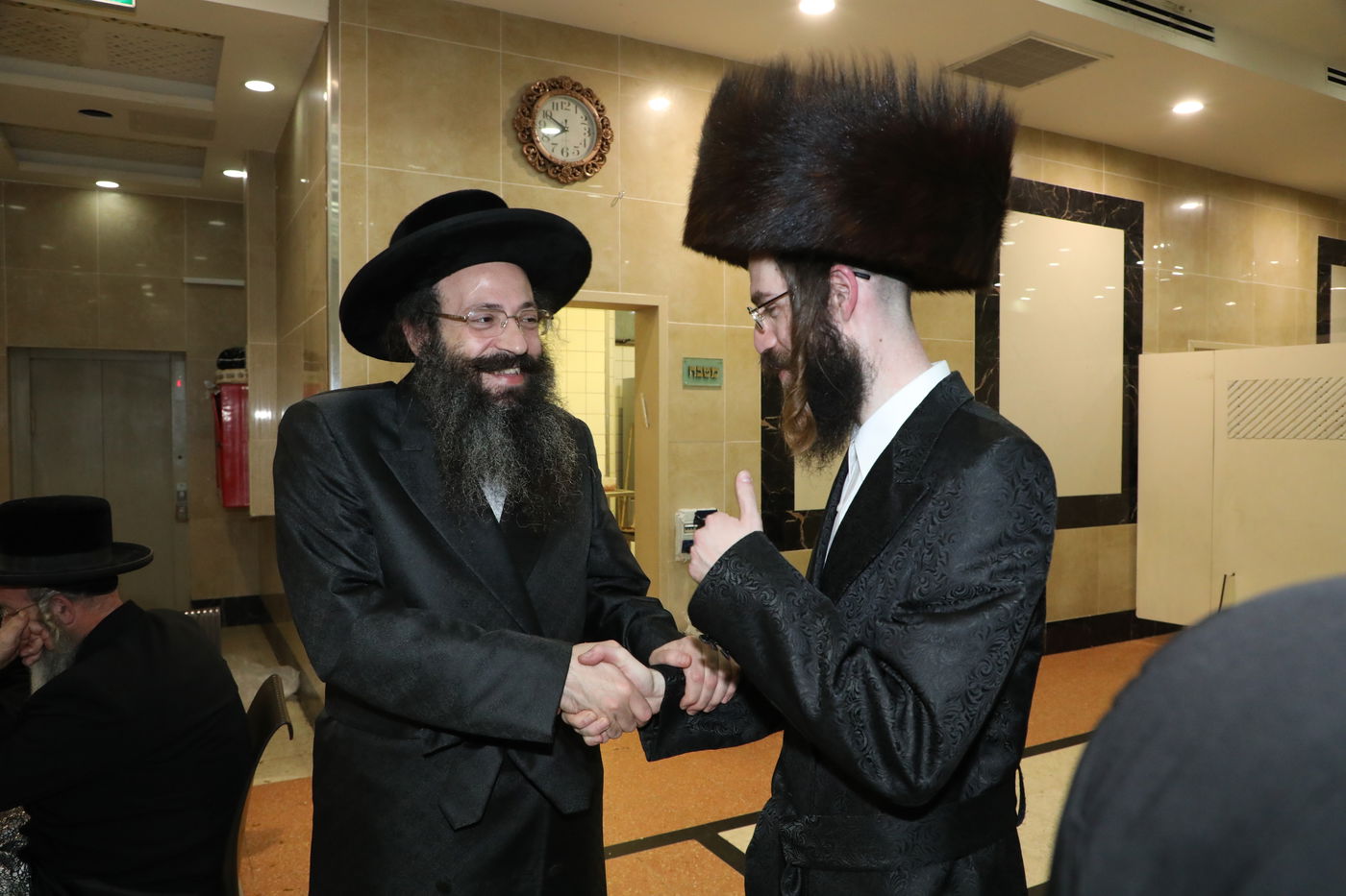 תיעוד: בר מצווה לנכדם של האב"ד והאדמו"ר