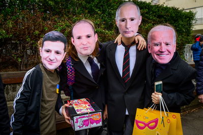 מתחפשים בורים, תל אביב 2022