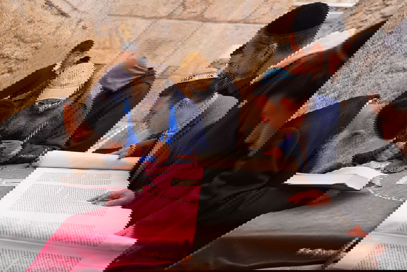 פורים בירושלים: התחפושות בכותל המערבי