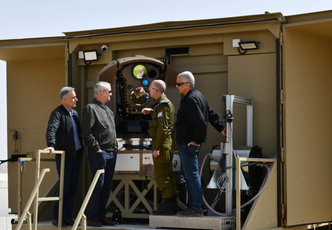 שר הביטחון אישר פיתוח וייצור נשק לייזר