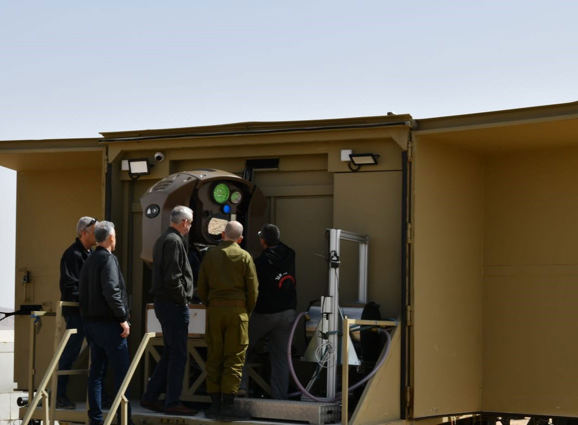 שר הביטחון אישר פיתוח וייצור נשק לייזר