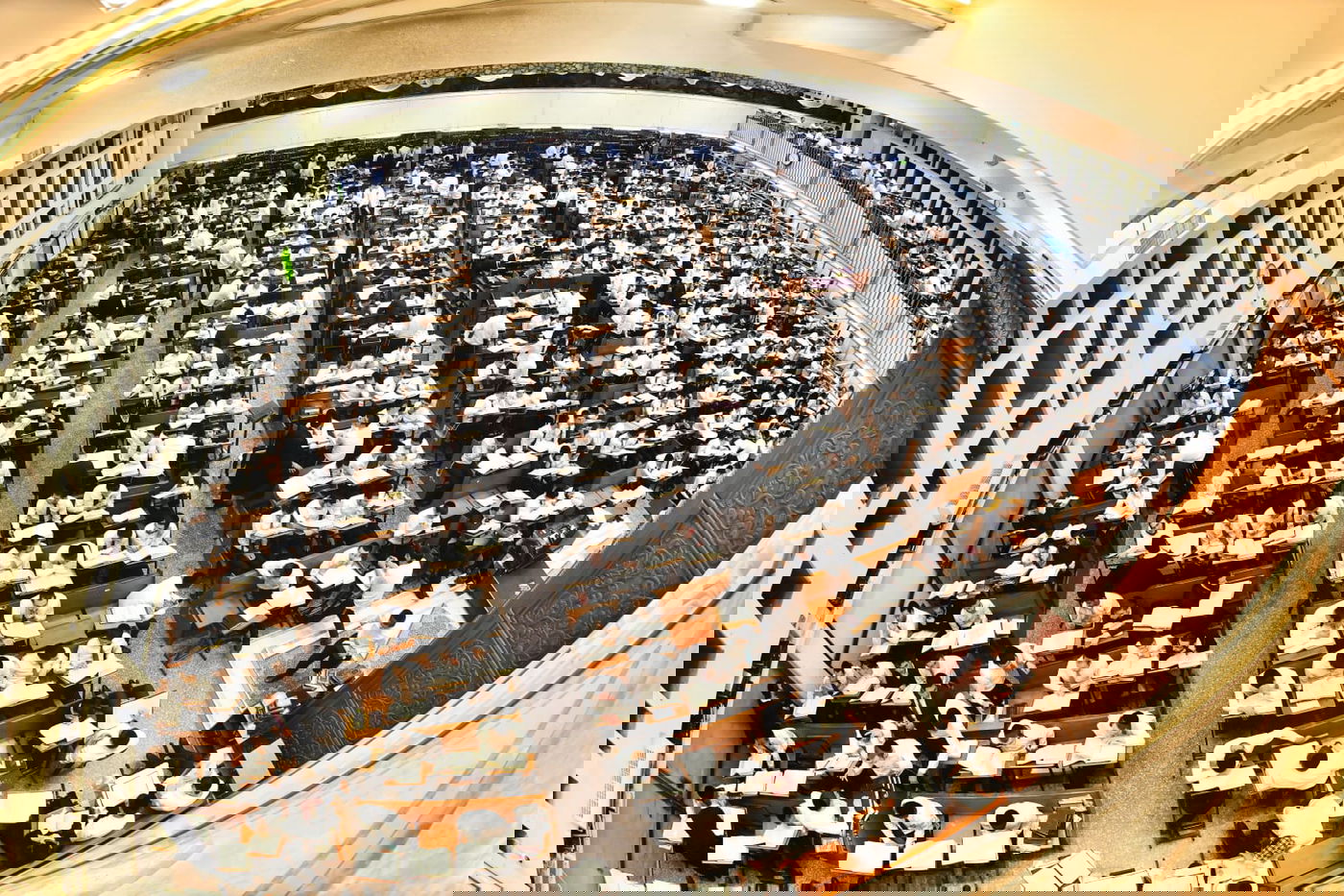 בהוראת רה"י: הבחורים נשארו ללמוד • צפו