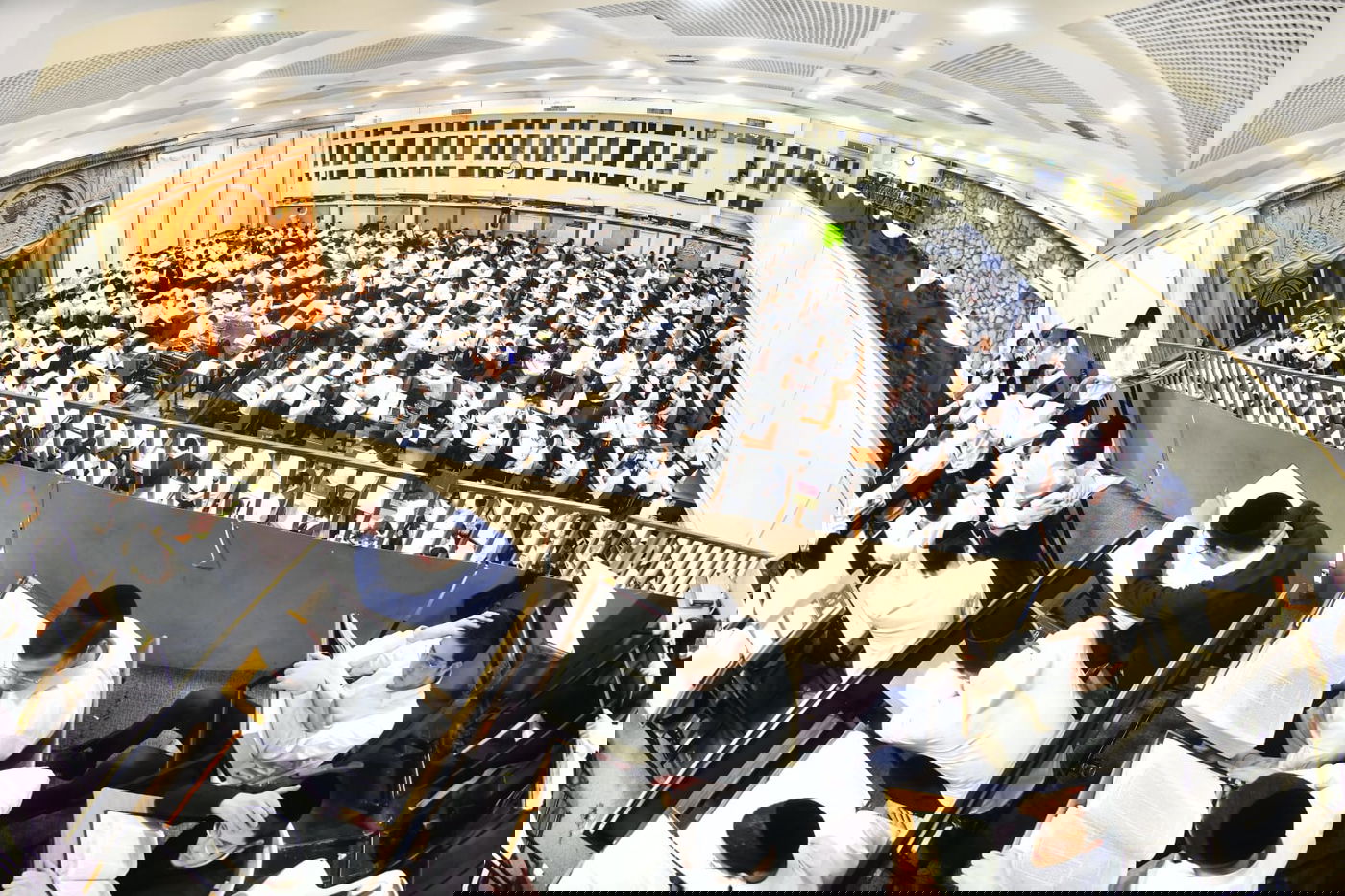 בהוראת רה"י: הבחורים נשארו ללמוד • צפו