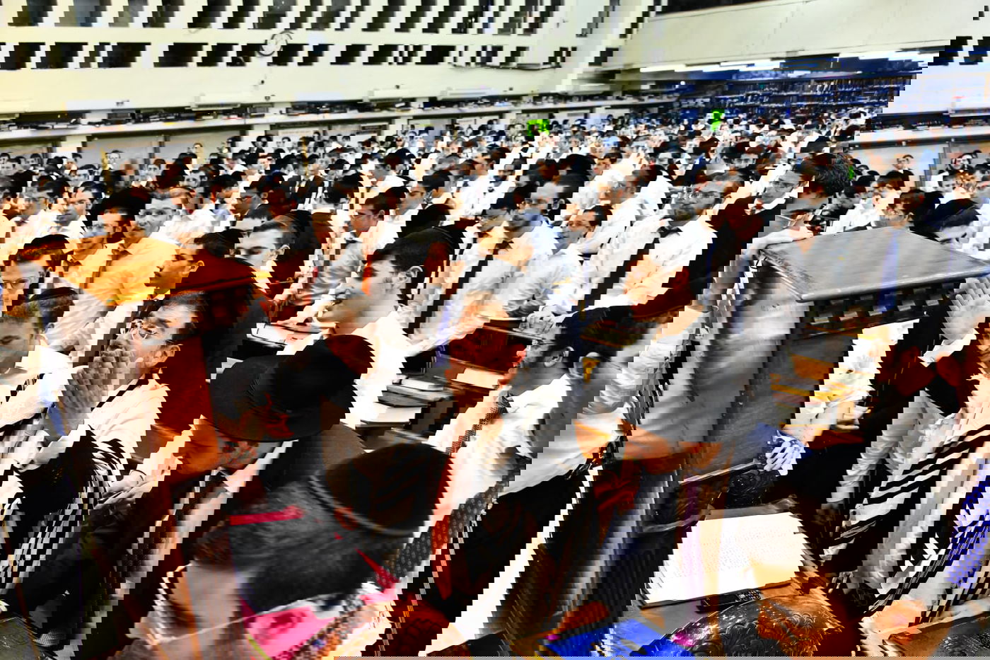 בהוראת רה"י: הבחורים נשארו ללמוד • צפו