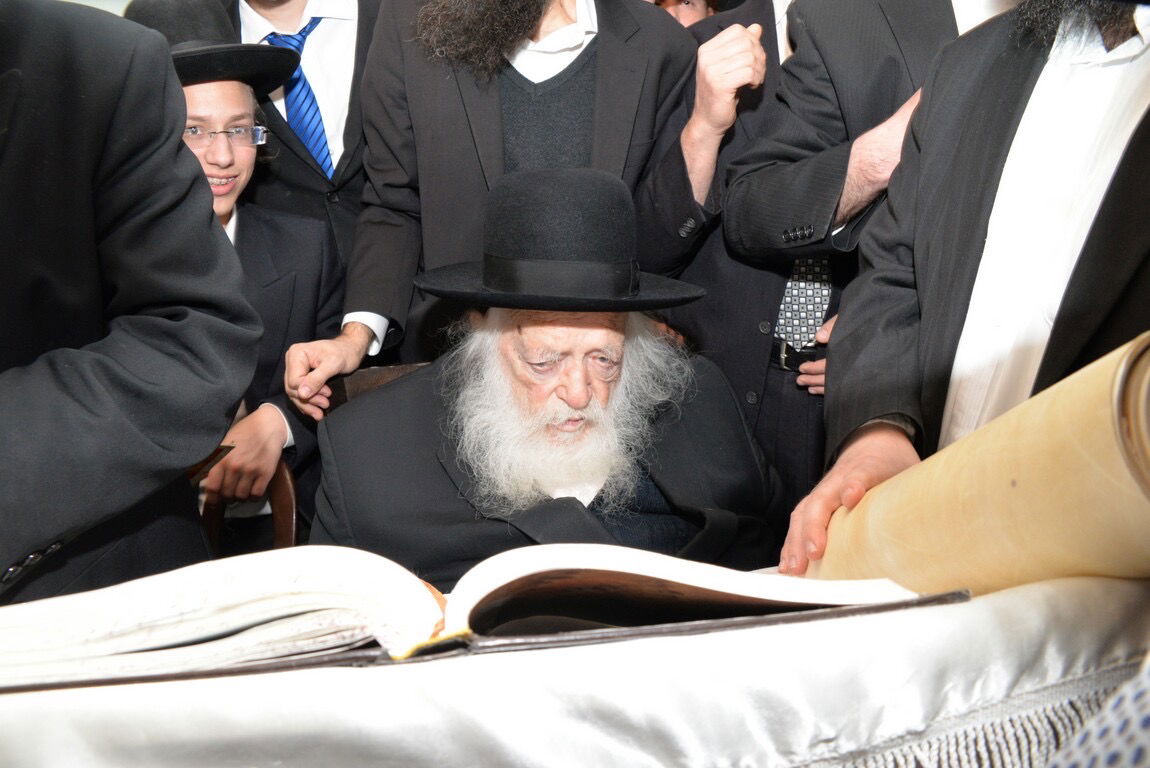 בלימוד, בחגים ובשמחות; מרן הגר"ח מבעד לעדשת המצלמה