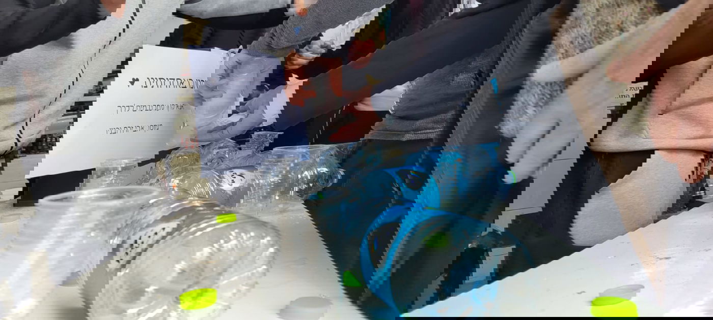 צפו בחסד ברחובות בני ברק במהלך הלוויה