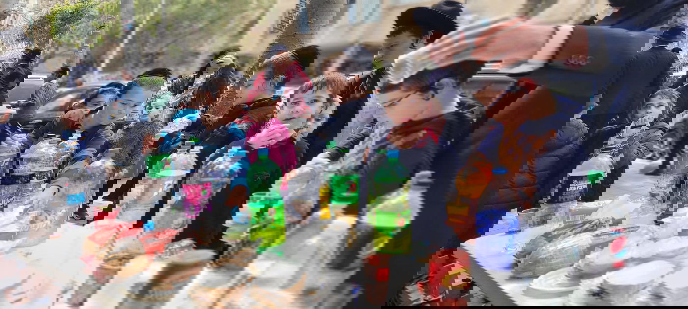 צפו בחסד ברחובות בני ברק במהלך הלוויה