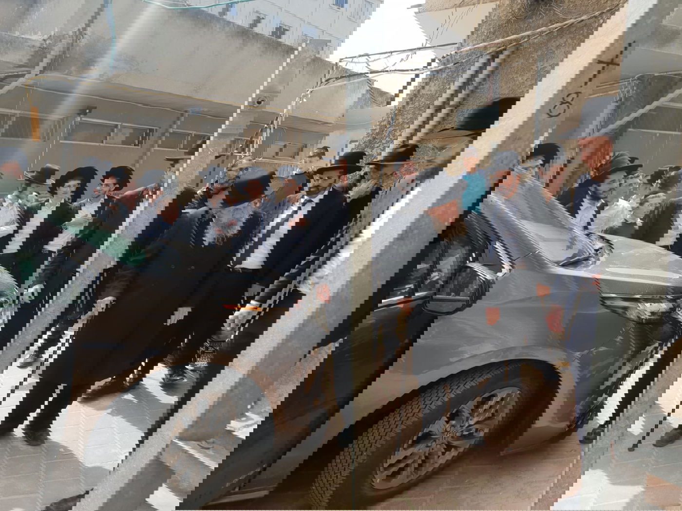 כחצי מיליון ליוו את מרן הגר"ח קנייבסקי בדרכו האחרונה; עדכונים