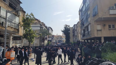 רחוב רשב"ם בבני ברק, הבוקר