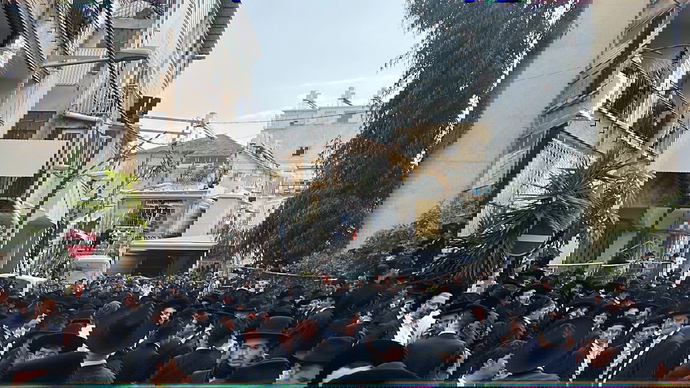 צלם 'כיכר' בתיעוד מסע הלווית מרן הגר"ח