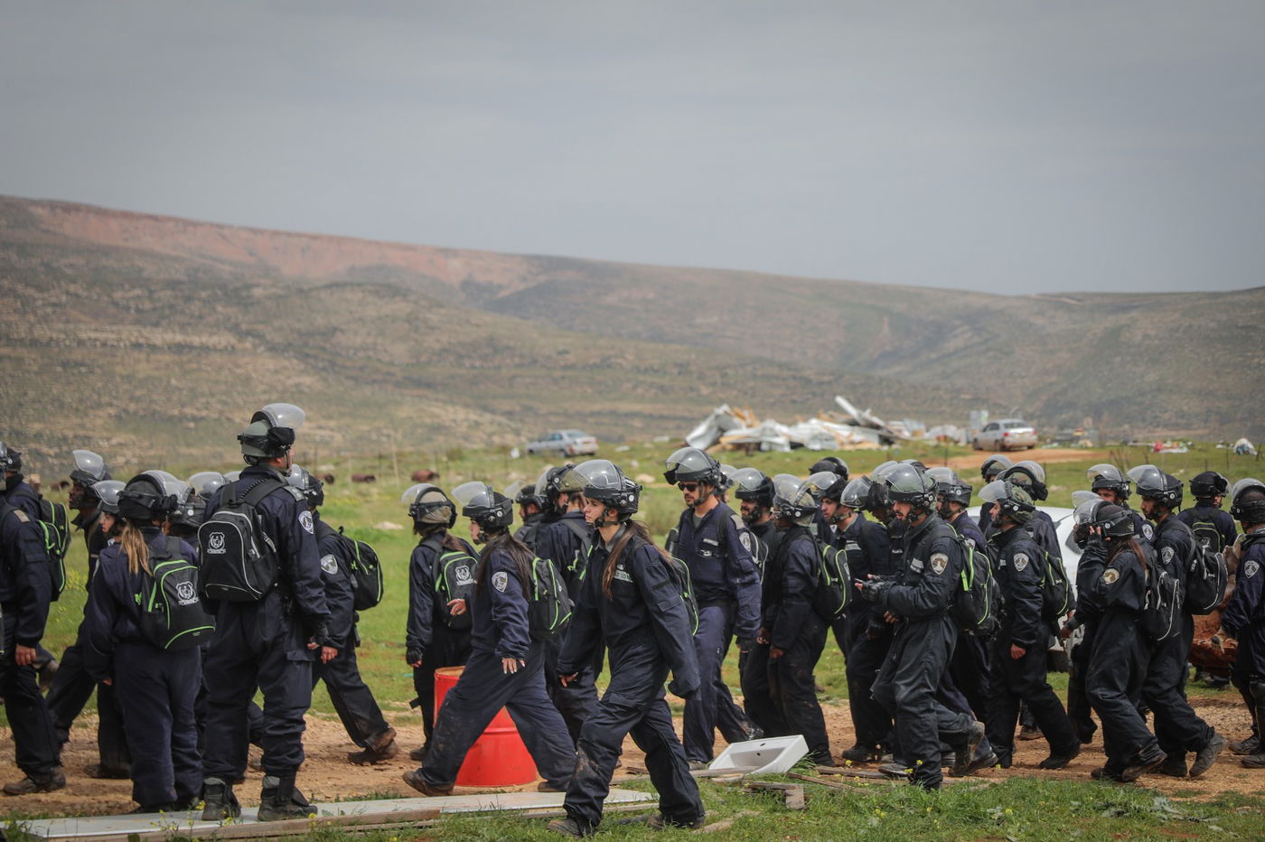 שני מאחזים פונו בבנימין, שישה נעצרו; צפו