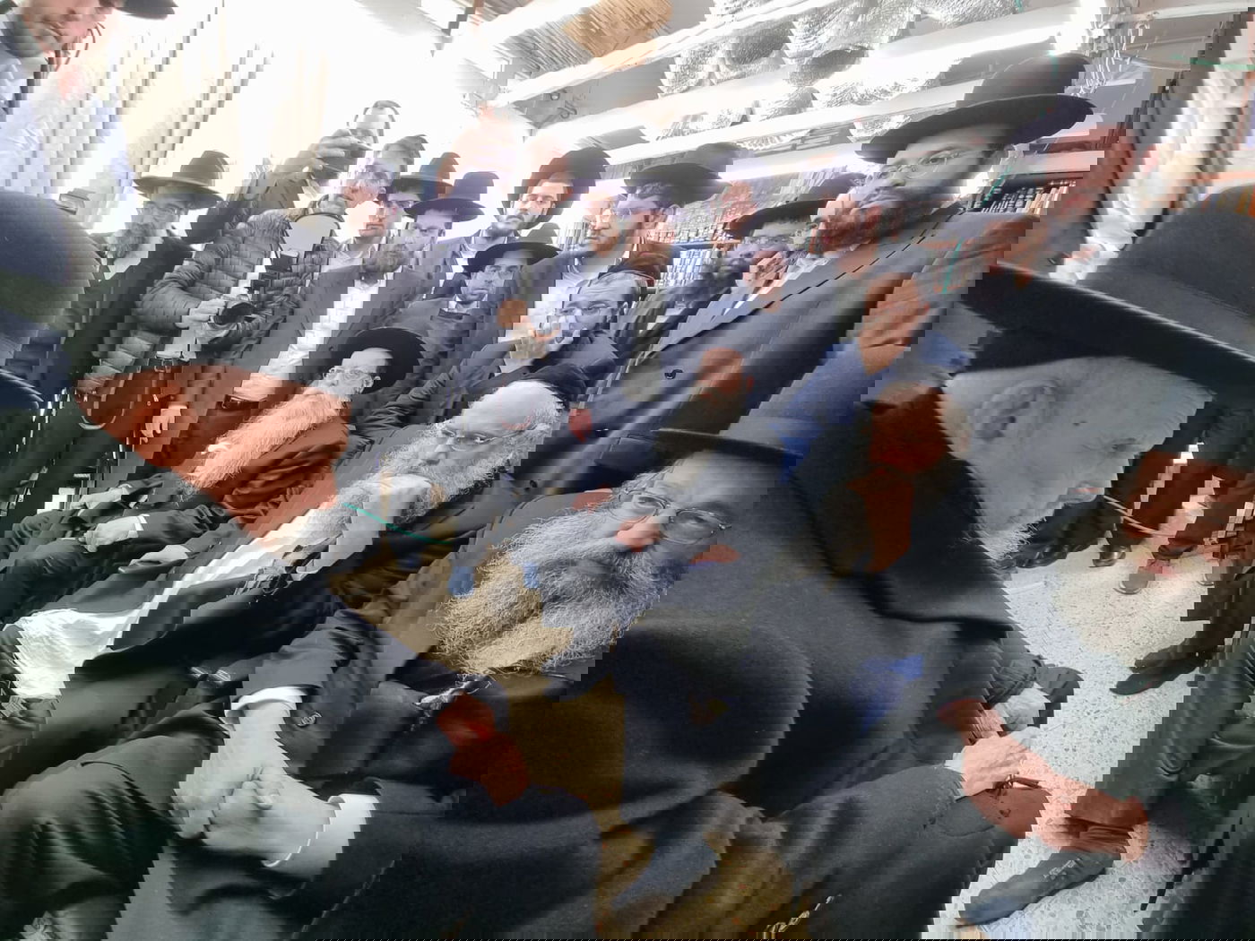 8 דפים ביום? הגר"ג אדלשטיין ניחם את בניו של שר התורה