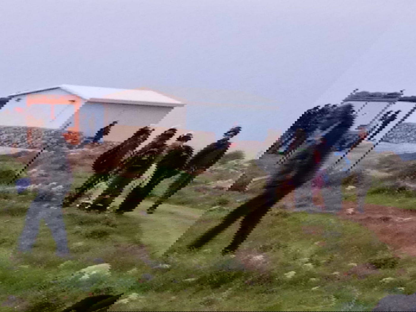 שמונה משפחות מפונות מבתיהן, תושבים מתבצרים