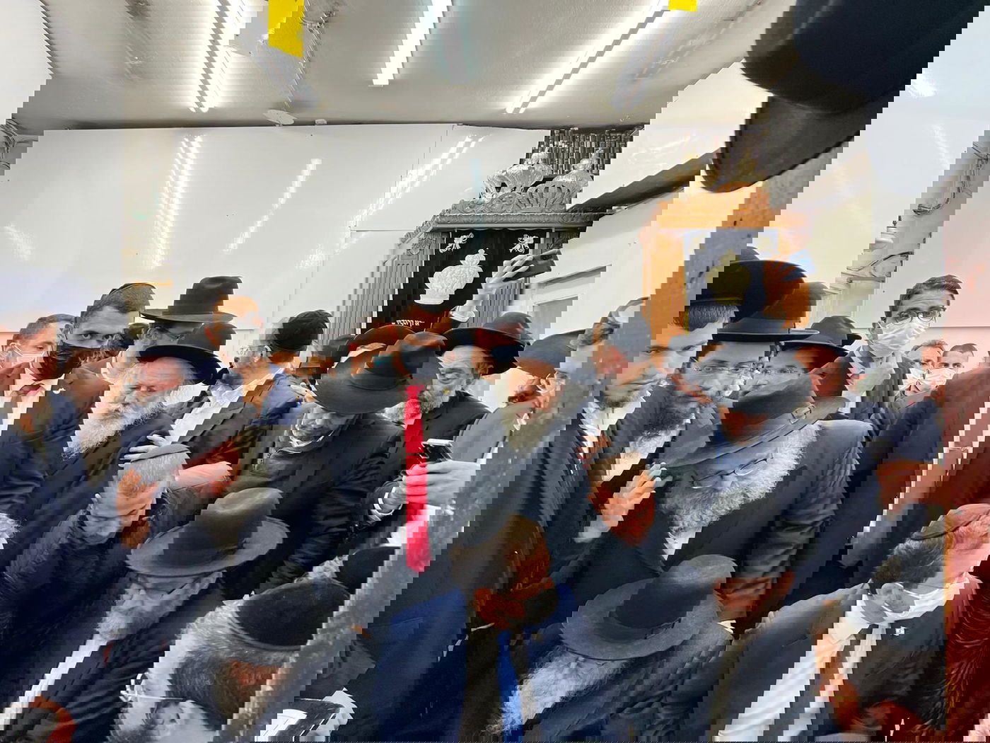 הנשיא הרצוג מנחם את משפחת מרן הגר"ח קנייבסקי זצ"ל