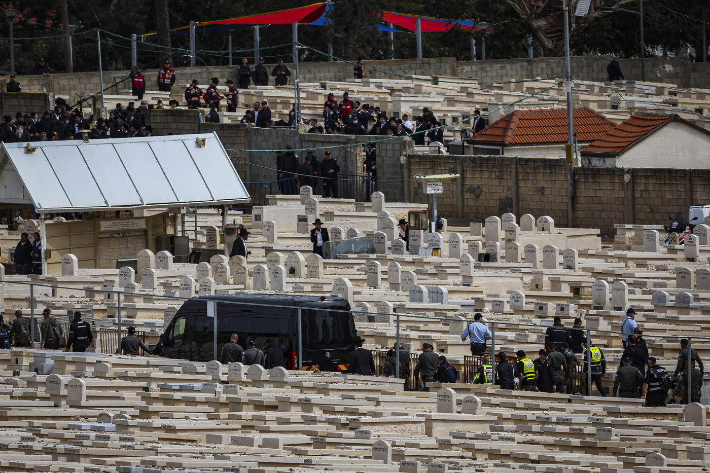 מהפטירה ועד הקבורה - ב-182 תמונות • צפו